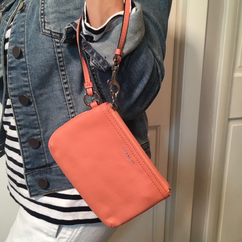 LAST CHANCE-Moving Sale! Coach wristlet/wallet